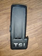 Крышка двигателя Skoda Yeti контрактная Крышка двигателя Skoda Yeti