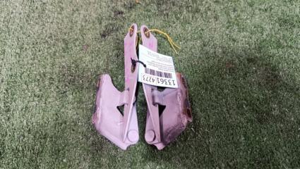 Запчасть петля капота передняя NISSAN Cefiro 1997