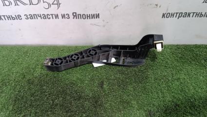 Клипса бампера задняя левая Honda Legend 2006