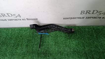 Клипса бампера задняя правая Honda Legend 2006