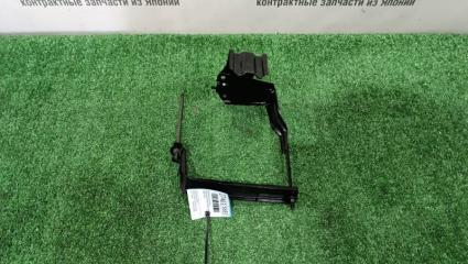 Запчасть крепление аккумулятора Toyota PRIUS 2008