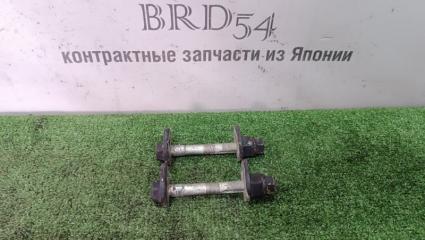 Запчасть болты развальные задние Toyota OPA 2000