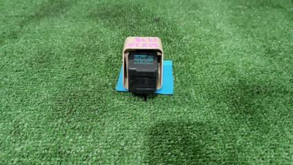 Запчасть реле поворота Toyota Camry Gracia 1997