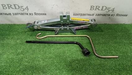 Фото запчасти домкрат Toyota Corolla Runx 2001 контрактная запчасть Запчасть домкрат Toyota Corolla Runx 2001