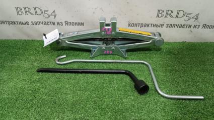 Фото запчасти домкрат Toyota Corolla Spacio 2001 контрактная запчасть Запчасть домкрат Toyota Corolla Spacio 2001