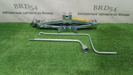Запчасть домкрат Toyota RAUM 1999