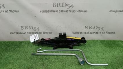 Запчасть домкрат Toyota Funcargo 2004