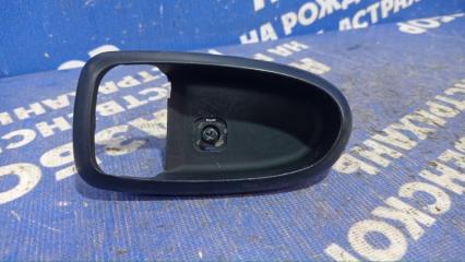 Запчасть накладка внутренней ручки двери Hyundai Sonata 4 2005