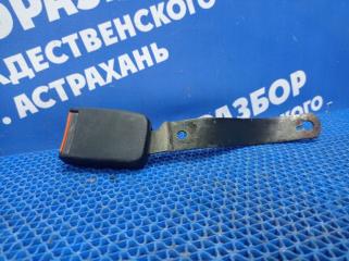 Запчасть ответная часть ремня безопасности Volkswagen Passat  В2 1986