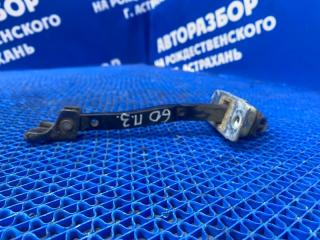 Запчасть ограничитель двери Mazda Demio 2 2003