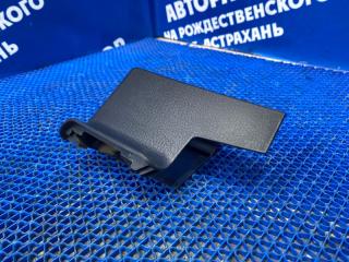 Запчасть заглушка полозьев сиденья Mazda Demio 2 2003