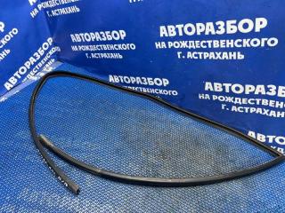 Запчасть уплотнитель стекла двери Volvo 940 1996