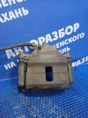 Передний правый суппорт Nissan Primera p11 1998