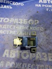 Фото запчасти внутренняя ручка двери Иж 2126 2003 Б/У запчасть Запчасть внутренняя ручка двери Иж 2126 2003