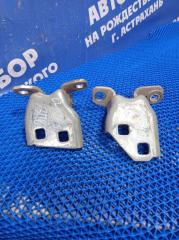 Запчасть петля двери Dodge Stratus 2 2002