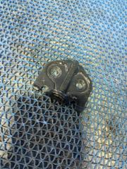 Фото запчасти ответная часть замка двери Ford Focus 2 2009 Б/У запчасть Запчасть ответная часть замка двери Ford Focus 2 2009
