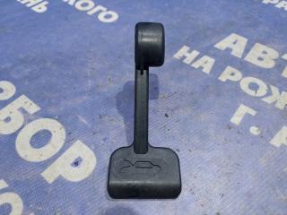 Фото запчасти ручка открывания капота Datsun on-DO 2018 Б/У запчасть Запчасть ручка открывания капота Datsun on-DO 2018