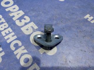 Фото запчасти ответная часть замка двери Datsun on-DO 2018 Б/У запчасть Запчасть ответная часть замка двери Datsun on-DO 2018