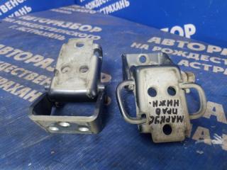 Фото запчасти петли передней правой двери. LDV Maxus LD100 (L6PBK) 2009 Б/У запчасть Запчасть петли передней правой двери. LDV Maxus LD100 (L6PBK) 2009