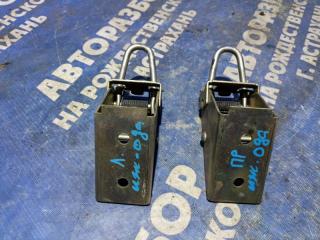 Фото запчасти крепление сиденья Иж 2126 2003 Б/У запчасть Запчасть крепление сиденья Иж 2126 2003