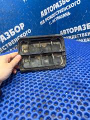 Фото запчасти клапан вентиляции багажника Renault Megane 2 2007 Б/У запчасть Запчасть клапан вентиляции багажника Renault Megane 2 2007