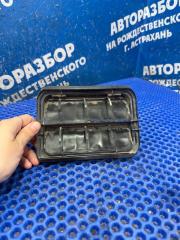 Фото запчасти клапан вентиляции багажника Renault Megane 2 2007 Б/У запчасть Запчасть клапан вентиляции багажника Renault Megane 2 2007