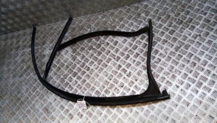 Уплотнитель стекла двери передний правый Porsche Macan 2018