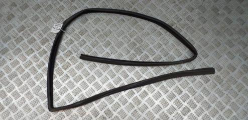 Запчасть уплотнитель стекла двери передний правый Land Rover Discovery 2009-2017