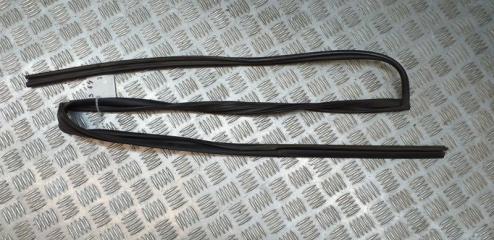 Запчасть уплотнитель стекла двери задний правый Subaru Outback 2009-2015