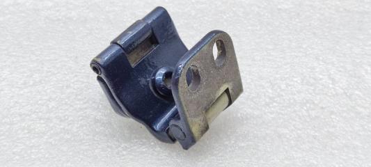 Петля двери багажника Porsche Panamera 2016