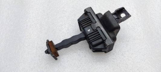 Запчасть ограничитель двери передний BMW X5 2006