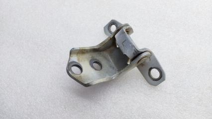 Запчасть петля двери передняя правая Mazda 3 2011