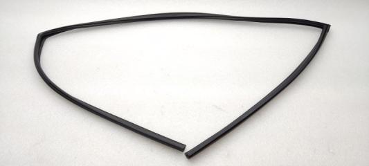 Фото запчасти уплотнитель стекла двери передний правый SsangYong Kyron 2010 Б/У запчасть Запчасть уплотнитель стекла двери передний правый SsangYong Kyron 2010