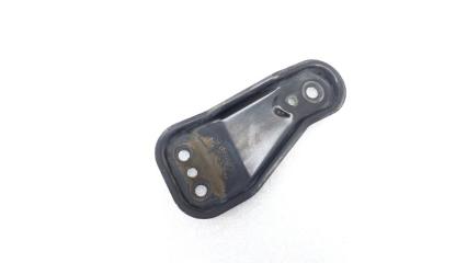 Фото запчасти кронштейн подрамника передний правый Skoda Rapid 2021 Б/У запчасть Запчасть кронштейн подрамника передний правый Skoda Rapid 2021