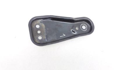 Фото запчасти кронштейн подрамника передний левый Skoda Rapid 2022 Б/У запчасть Запчасть кронштейн подрамника передний левый Skoda Rapid 2022