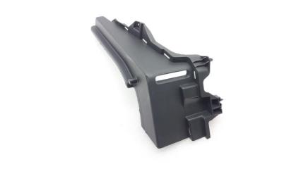 Фото запчасти кронштейн полки багажника задний левый Skoda Rapid 2017 Б/У запчасть Запчасть кронштейн полки багажника задний левый Skoda Rapid 2017