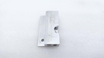 Кронштейн передний правый LiXiang L7 2024