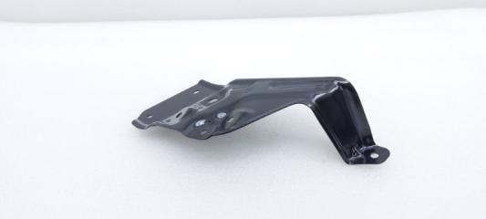 Кронштейн правый LiXiang L9 2024