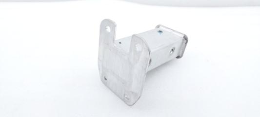 Кронштейн усилителя бампера передний правый LiXiang L9 2024