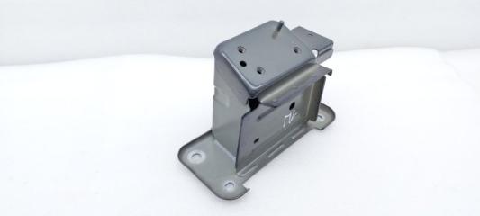 Кронштейн усилителя бампера передний левый LiXiang L9 2024
