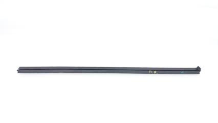 Фото запчасти уплотнитель стекла двери передний правый Changan UNI-K 2023 Б/У запчасть Запчасть уплотнитель стекла двери передний правый Changan UNI-K 2023