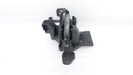 Запчасть педаль тормоза Fiat Doblo 2010