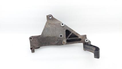 Запчасть кронштейн генератора Fiat Doblo 2010