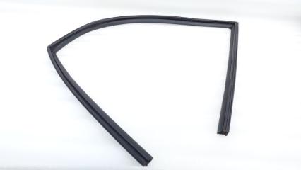 Запчасть уплотнитель стекла двери передний левый Jeep Grand Cherokee 2012