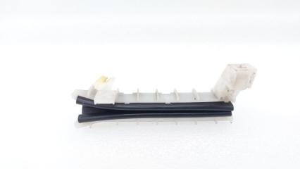 Запчасть направляющая стекла двери задняя правая Jeep Grand Cherokee 2012