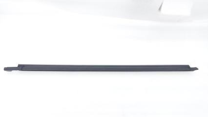 Уплотнитель стекла двери передний левый Kia K5 2020