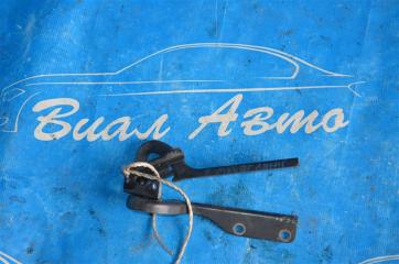 Петля капота SUZUKI JIMNY JB33W 1 ракурс Петля капота SUZUKI JIMNY JB33W 1 ракурс