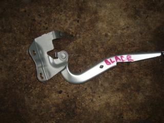 Петля капота правая передняя TOYOTA BLADE AZE156 1 ракурс