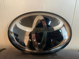 Эмблема TOYOTA LAND CRUISER PRADO TRJ150 2TR 90975-02159 2 ракурс Эмблема TOYOTA LAND CRUISER PRADO TRJ150 2TR 90975-02159 2 ракурс