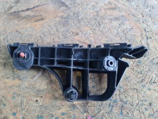 Крепление бампера левое переднее TOYOTA PRIUS PHV ZVW52 2ZRFXE 51116-47070 3 ракурс